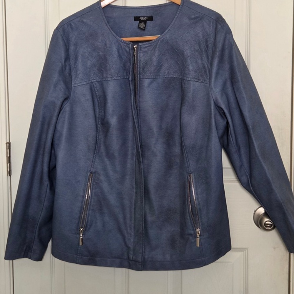 STUNNING Womens Alfani Light Blue SOFT Faux Leather Jacket Size‎ 2XL